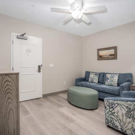 Lighthouse Suites - Best Western Signature Collection Емералд Айл Екстериор снимка